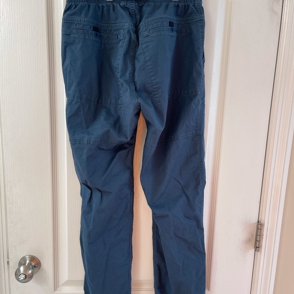 Gap Belted Joggers with GapFlex Lot of 2 - Picture 3 of 8